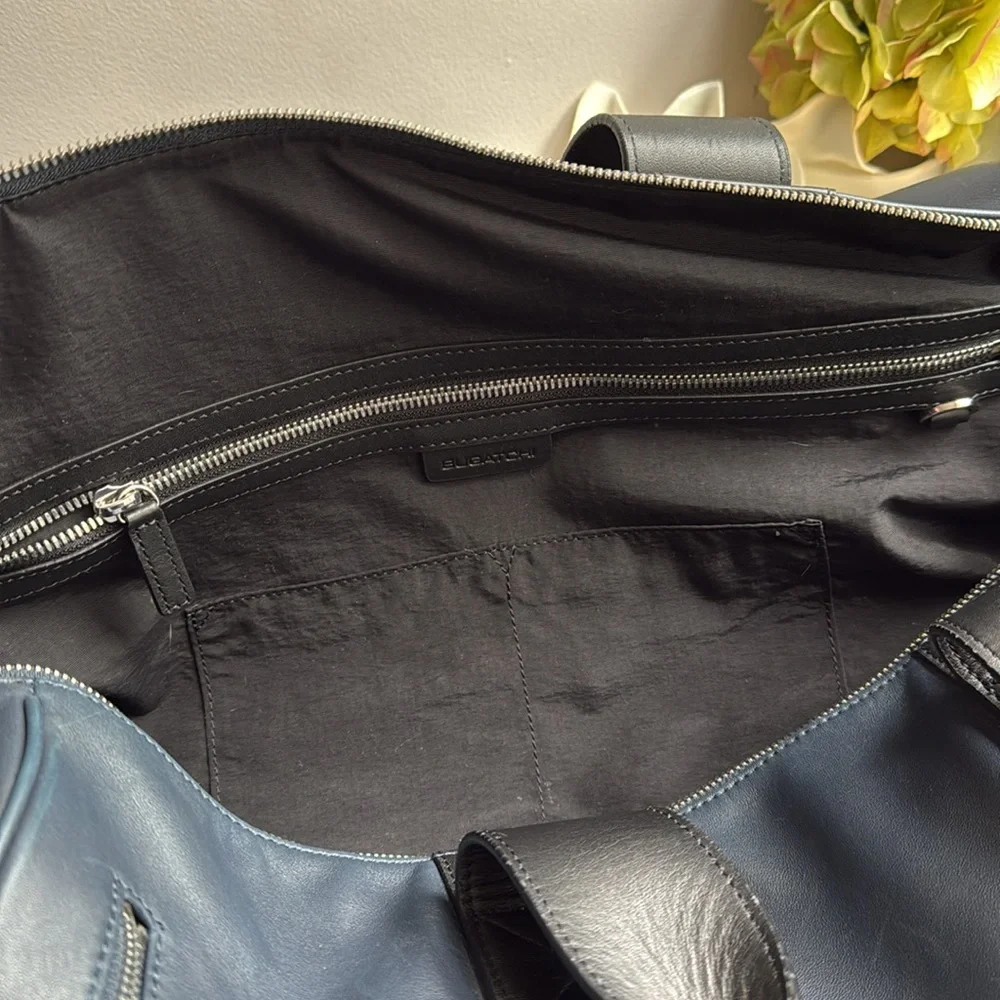 Bugatchi Leather Weekender Duffel Bag in Navy and Black Leather